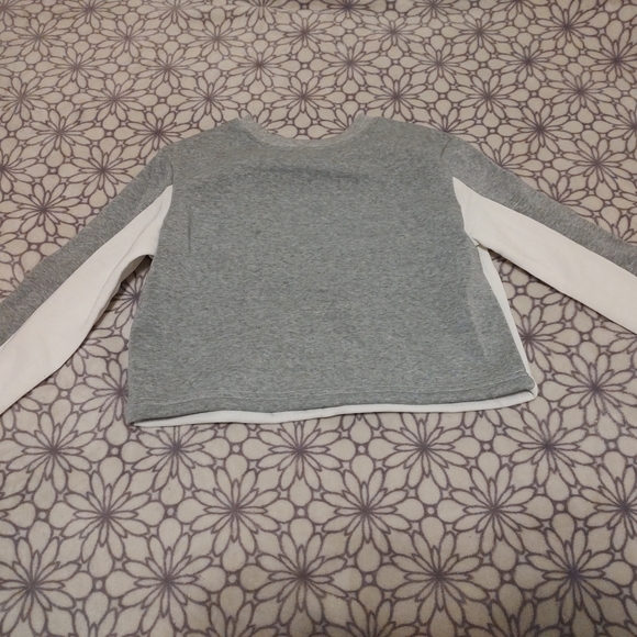 Crewneck - Picture 2 of 5